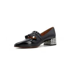 Chie Mihara Pumps*Laklæder pumps med metal accessory Sort