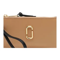 Marc Jacobs Clutch*Minimalistisk læderclutch med forfine detaljer Beige