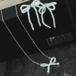 Dansk Copenhagen Smykker*Perlebueøreringe Hvid