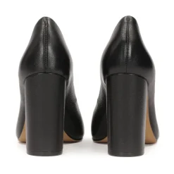 Kazar Pumps*læderpumper med en stabil hæl.Dette produkt er lille i størrelsen. Sort